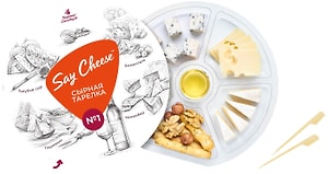 Изображение товара Сырная тарелка Say Cheese №1 Пармезан Камамбер Эмменталь с медом хлебными палочками грецким орехом и фундуком 185г 
