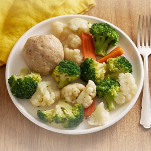 Изображение товара Биточки куриные Арамье паровые с ассорти из цветной капусты и брокколи на пару 250г