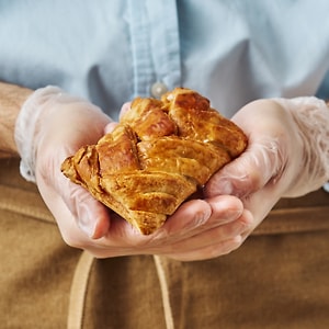 Изображение товара Слойка c вишней 75г