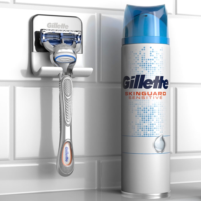 Джилет. Gillette SKINGUARD sensitive. Gillette SKINGUARD sensitive станок -1 кассета. Бритвенный станок Gillette SKINGUARD sensitive. Гель для бритья Gillette SKINGUARD.