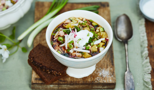 Окрошка на квасе с ветчиной