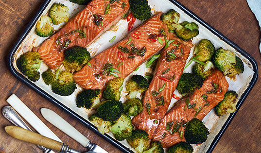 Форель с брокколи в духовке