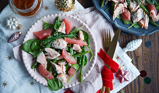 Салат с лососем и грейпфрутом