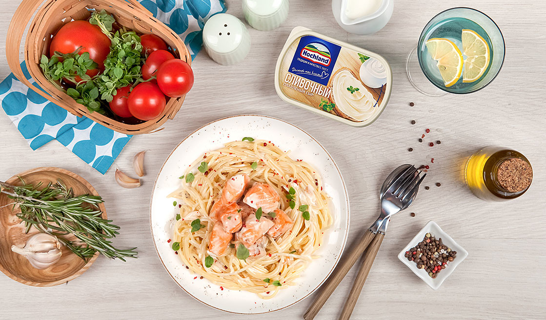 Спагетти с лососем в сырном соусе