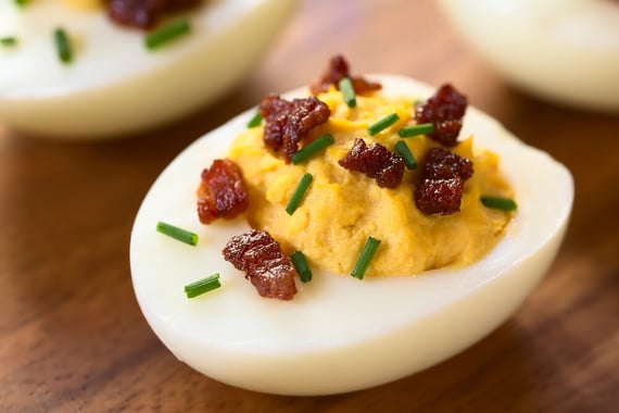 Кето: Фаршированные яйца с беконом и Blue cheese