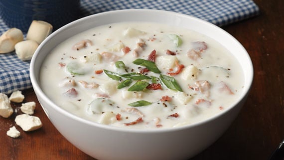 Clam chowder с морепродуктами и рыбой