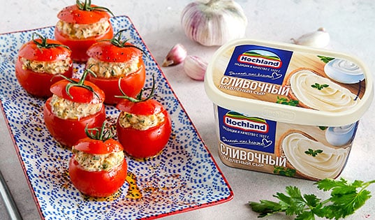 Фаршированные острым сыром помидоры